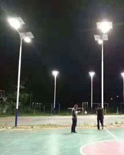 廣西玉林市太陽能球場燈量化工程 廣西玉林市太陽能球場燈量化工程